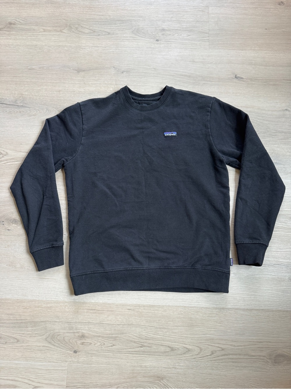 Patagonia Basic Classic Crewneck Fleece Sweatshirt Black Men’s Large Minimalist